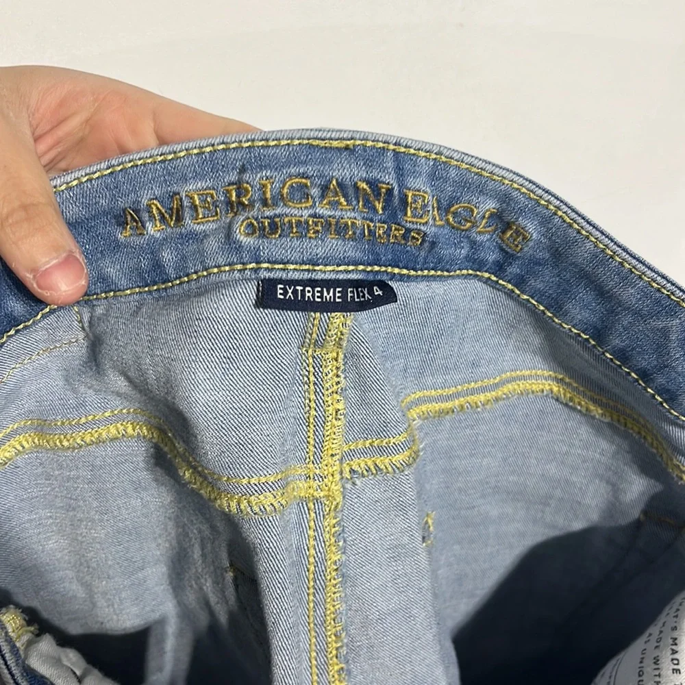 American Eagle Men’s Extreme Flex 4 Lightwash Distressed Denim Shorts Size 30 - Picture 11 of 12